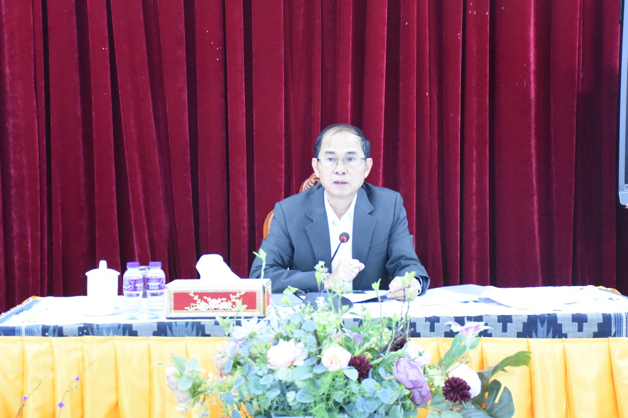 ໜ່ວຍພັກສະພາປະຊາຊົນແຂວງ ເຊື່ອມຊຶມເອກະສານເພື່ອກະກຽມ ແລະ ດໍາເນີນກອງປະຊຸມໃຫ່ຍສະມາຊິກ ຄັ້ງທີ VI .........................................................